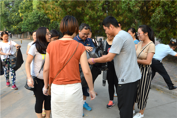 基础医学部庆七一7.jpg